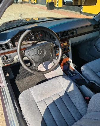 Mercedes-Benz Klasa E cena 47900 przebieg: 275000, rok produkcji 1993 z Sulejówek małe 46